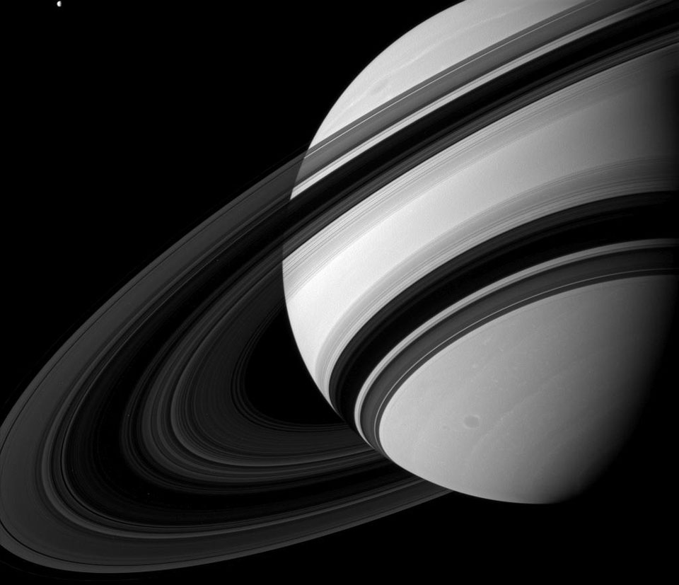 31 de diciembre de 2012: Los Anillos de Saturno desde el Lado Oscuro Los Anillos de Saturno desde el Lado Oscuro