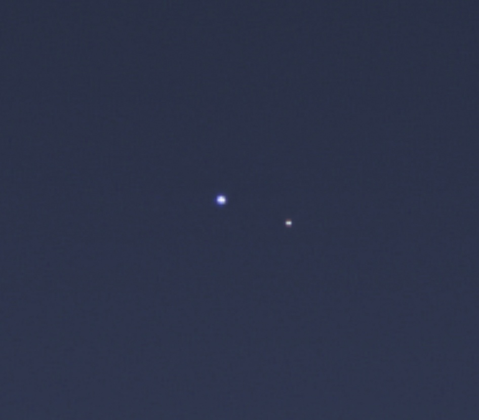22 de julio de 2013: La Tierra y la Luna desde Saturno