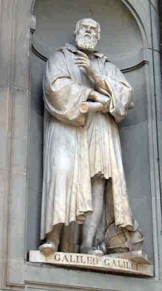 Estatua delante del Uffizi, Florencia