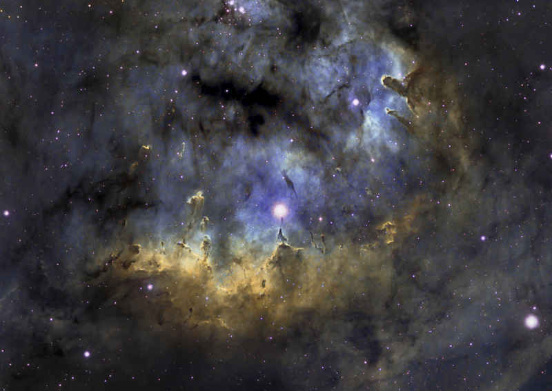 NGC 7822 en Cefeo