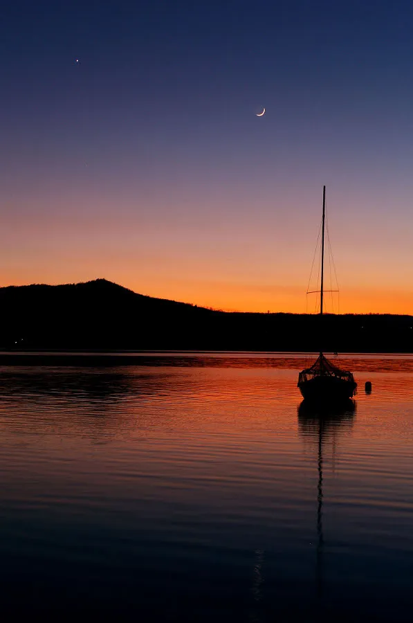 Conjunción al atardecer