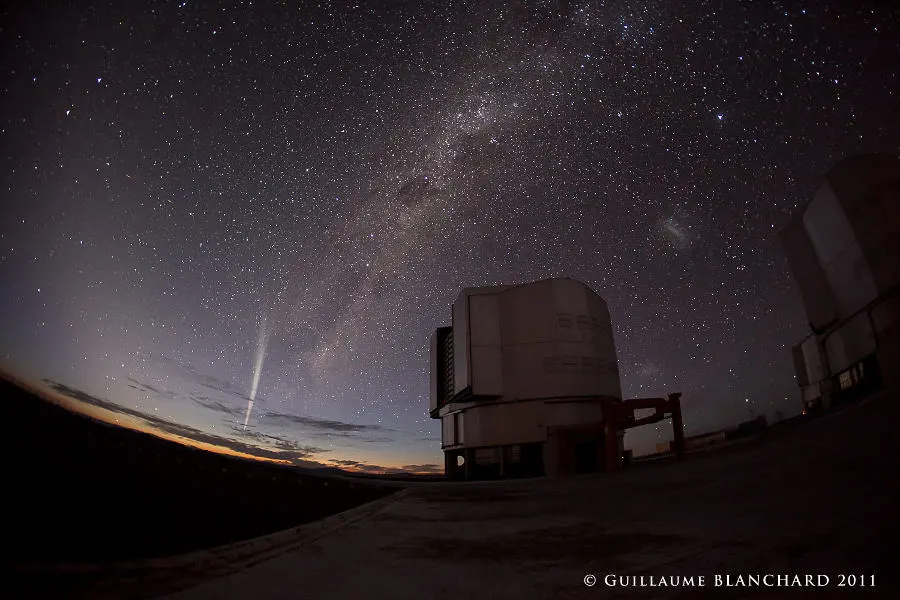 El cometa Lovejoy sobre Paranal