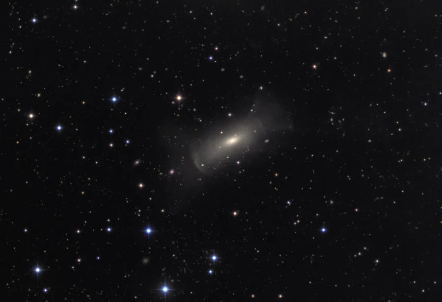 Galaxia Concha NGC 7600