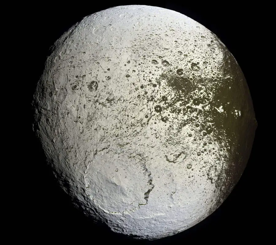 Jápeto (Iapetus)