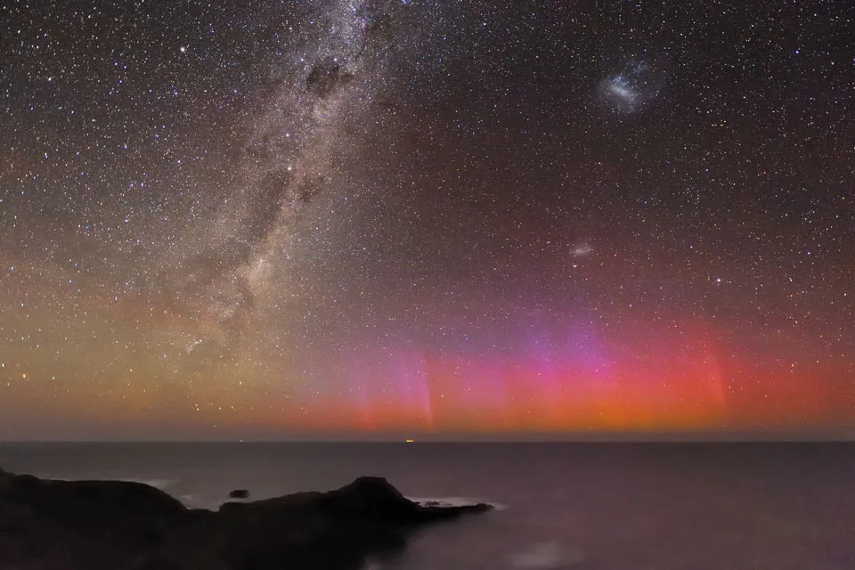 Aurora Astral Rojo sobre Australia 