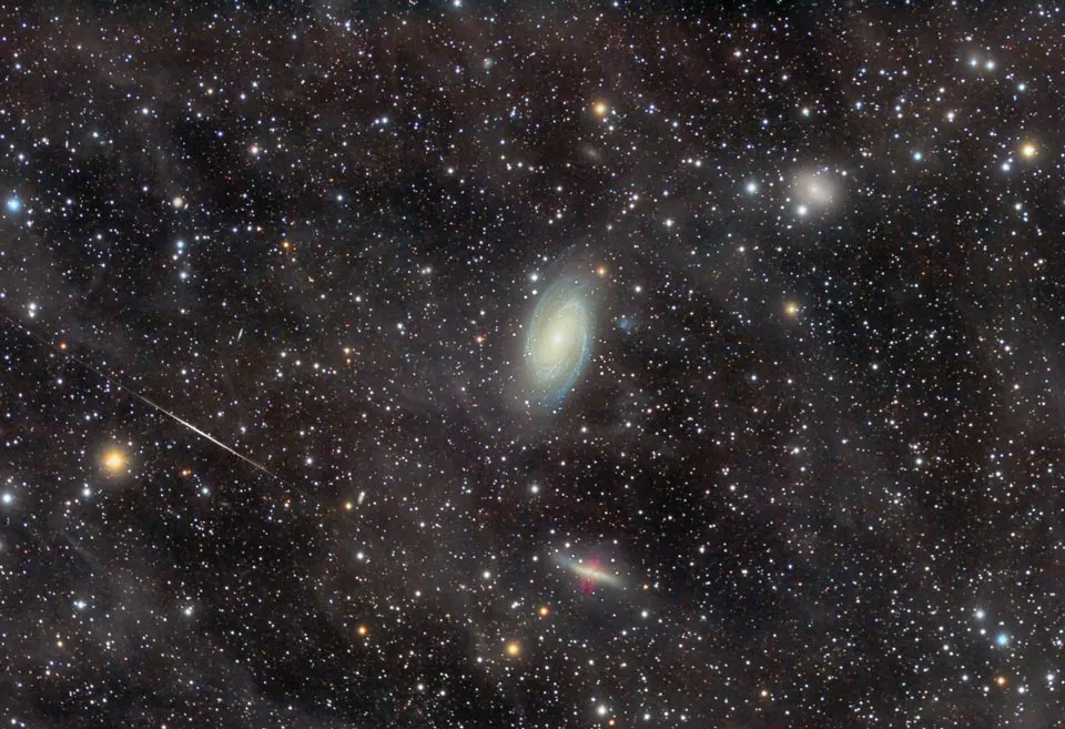 El Grupo de Galaxias M81 a través de la Nebulosa de Flujo Integrado
