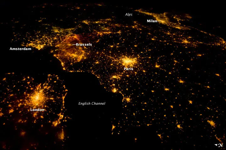 Bonita imagen de la Contaminación Lumínica en el centro de Europa