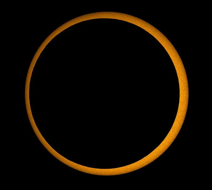 Un Eclipse Solar Anular