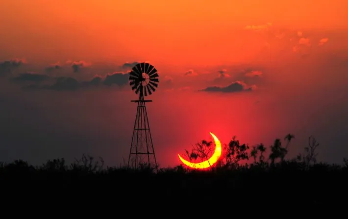 Un Eclipse Solar Parcial sobre Texas