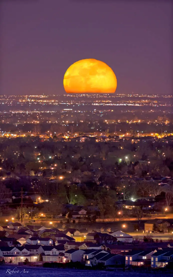 La Salida de una Superluna llena