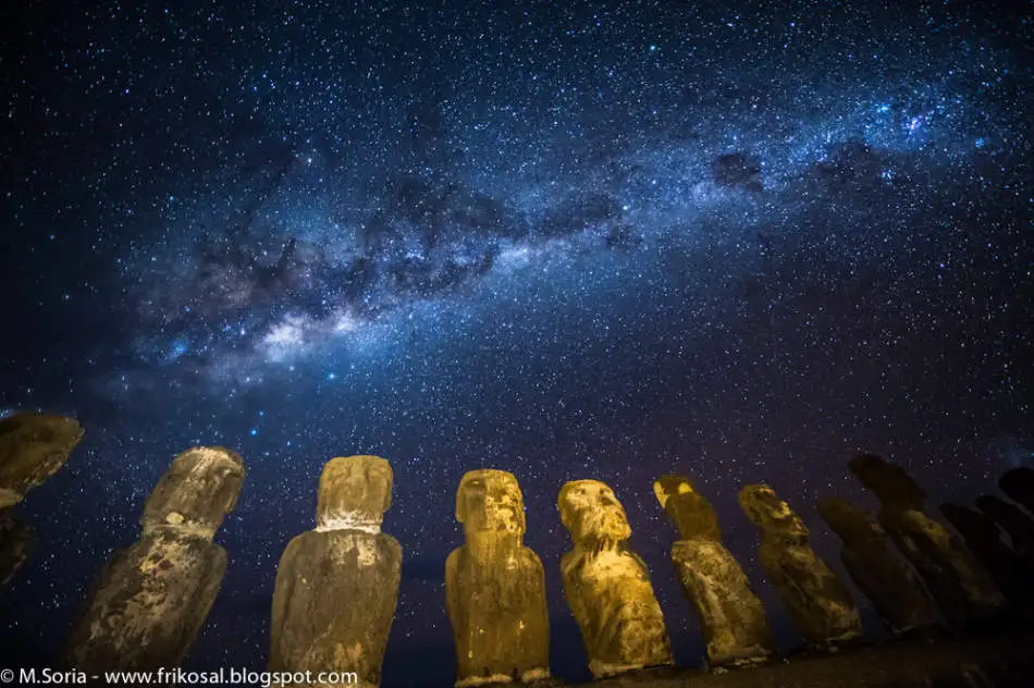 La Vía Láctea sobre la Isla de Pascua