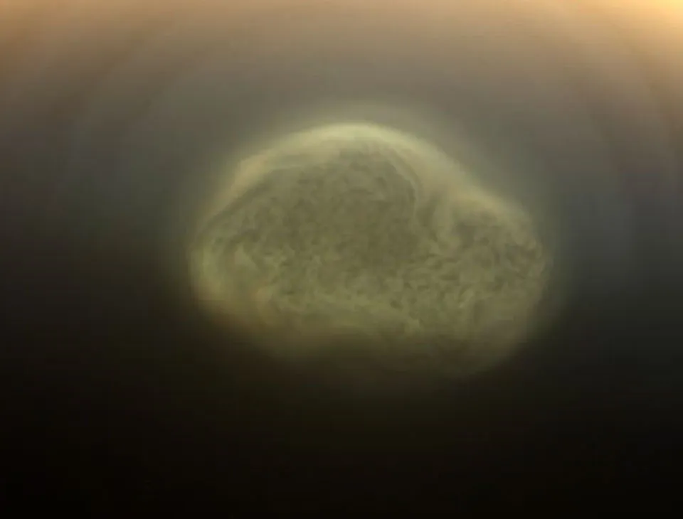 Descubren un Vórtice en el Polo Sur de Titán