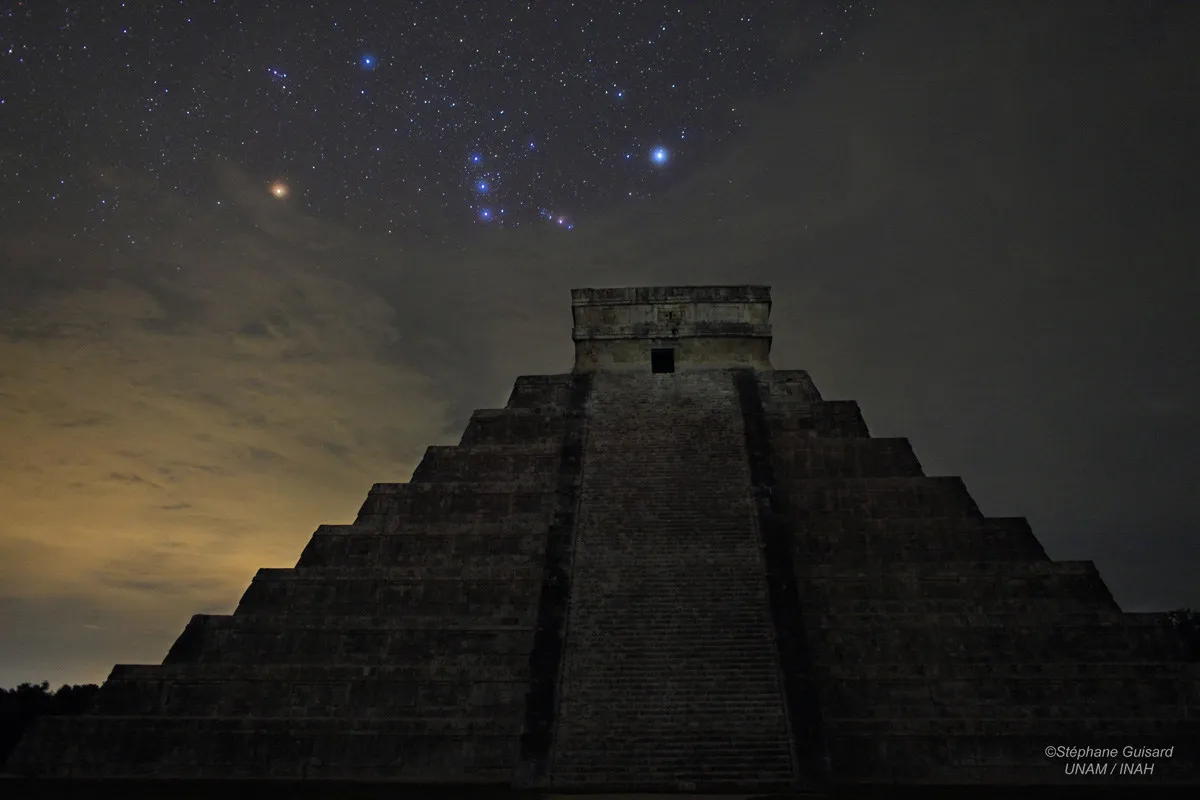 Orión sobre el Castillo