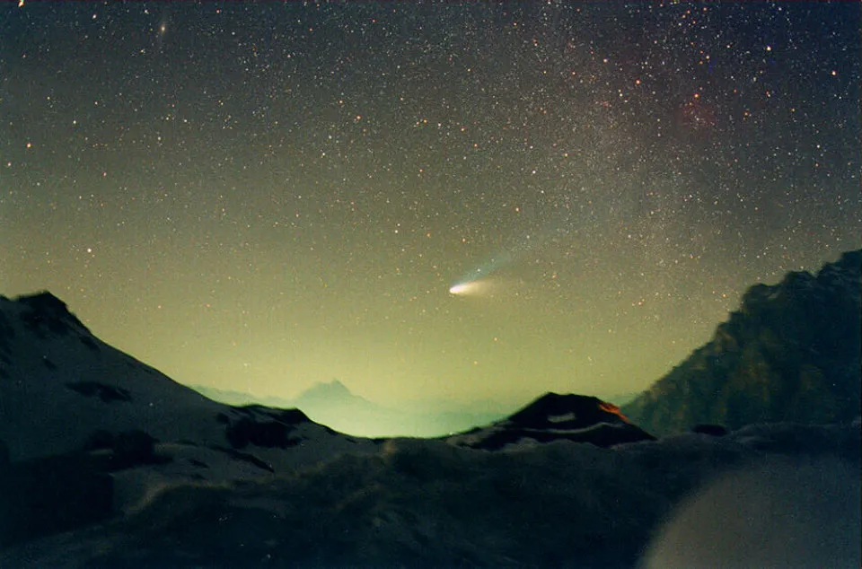 Cometa Hale-Bopp sobre el Passo di Valparola