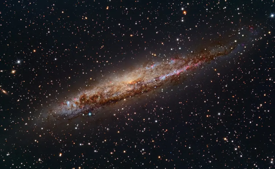 La Cercana Galaxia Espiral NGC 4945