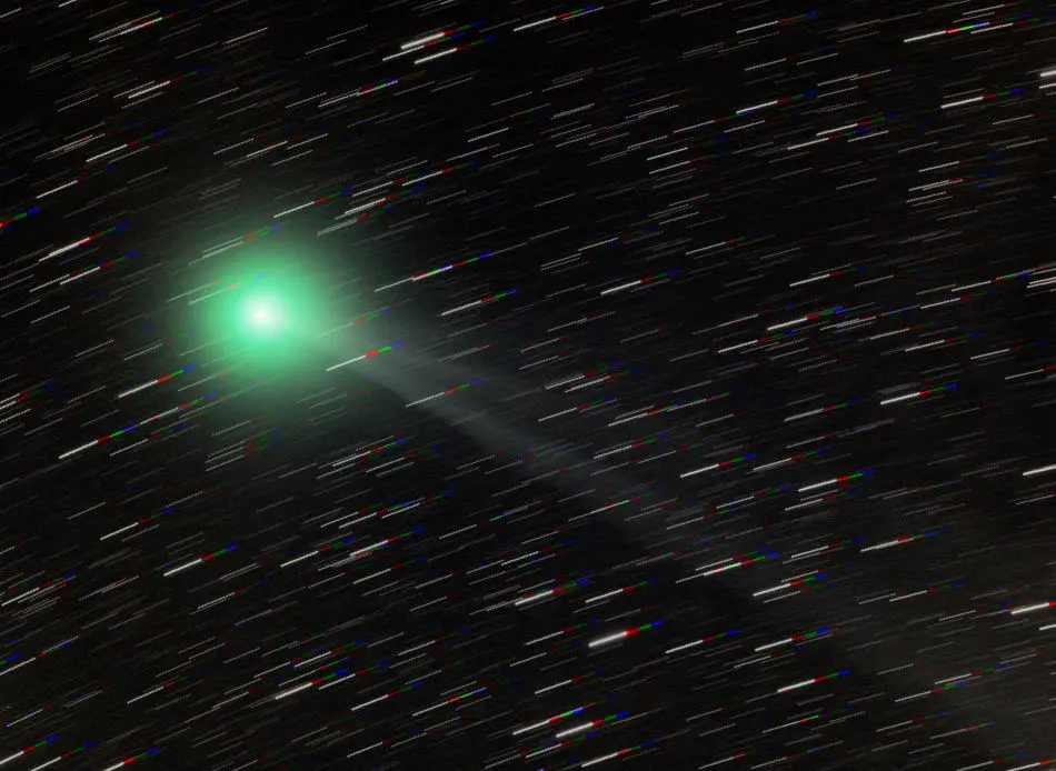 El Cometa Lemmon cerca del Polo Sur Celeste