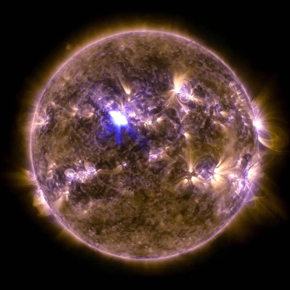 Sol con Erupción Solar