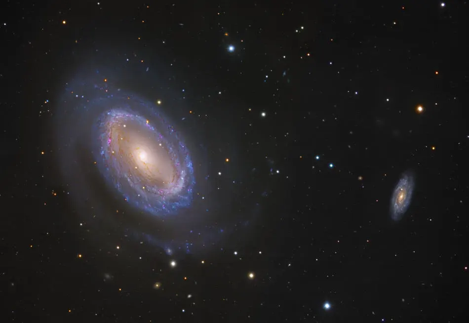 30 de mayo de 2013: NGC 4725, la Galaxia Espiral con un Brazo