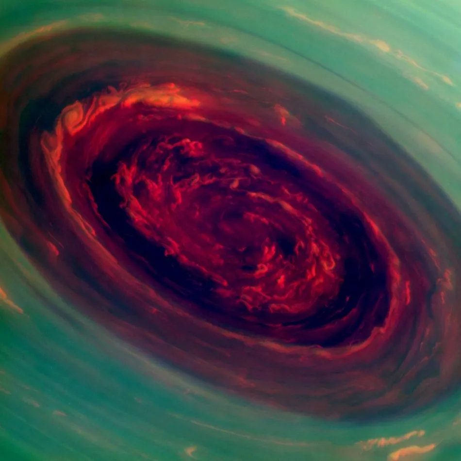 2 de mayo de 2013: Huracán en Saturno