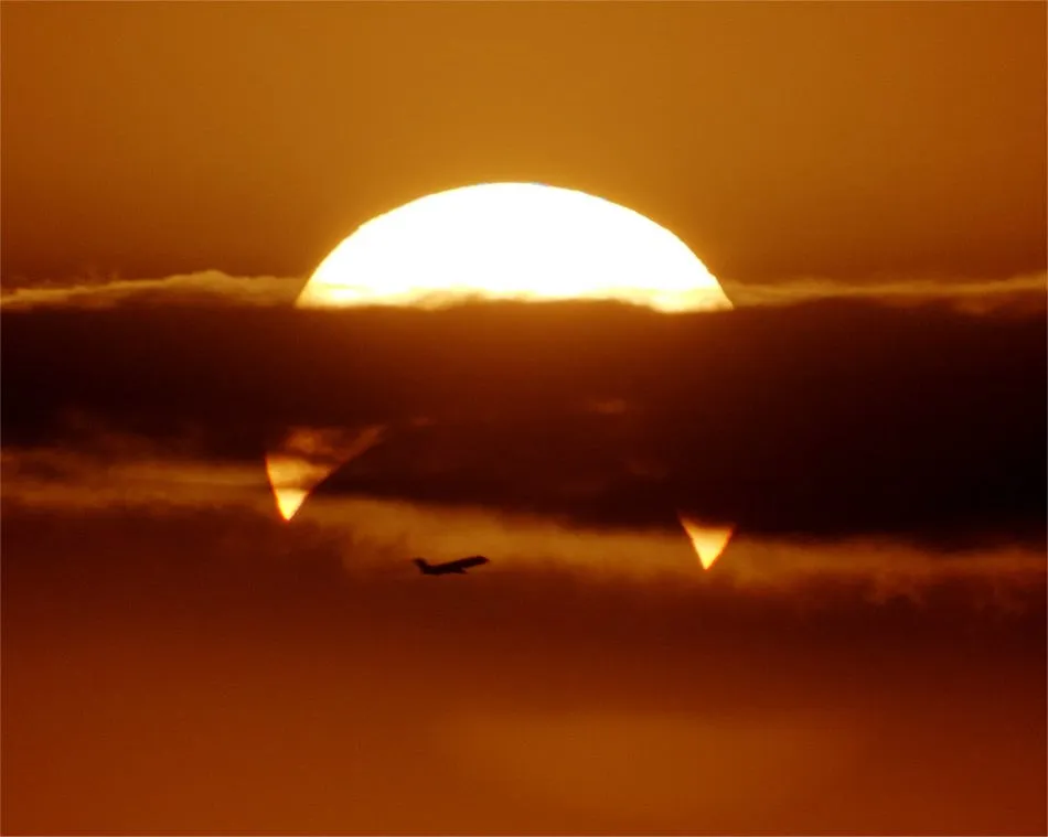 13 de mayo de 2013: Eclipse Solar Parcial con Avión