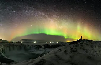 La Cascada y el Mundo de Noche