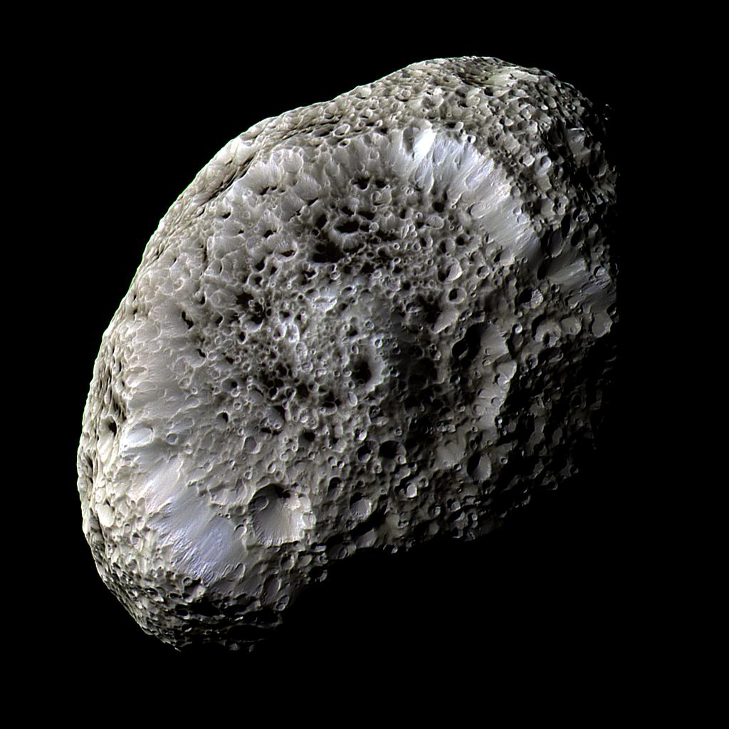 30 de junio de 2013: Hiperión de Saturno, una Luna con Curiosos Cráteres 30 de junio de 2013: Hiperión de Saturno, una Luna con Curiosos Cráteres