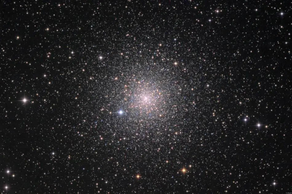 5 de julio de 2013: El Cúmulo Estelar Globular NGC 6752